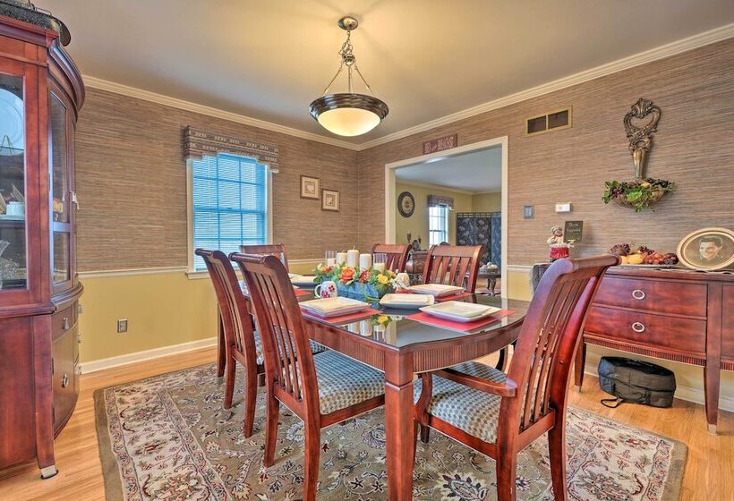 Spacious Memphis Home   Walk To Graceland