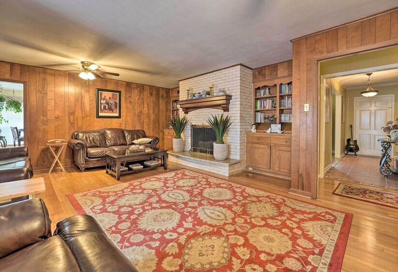 Spacious Memphis Home   Walk To Graceland