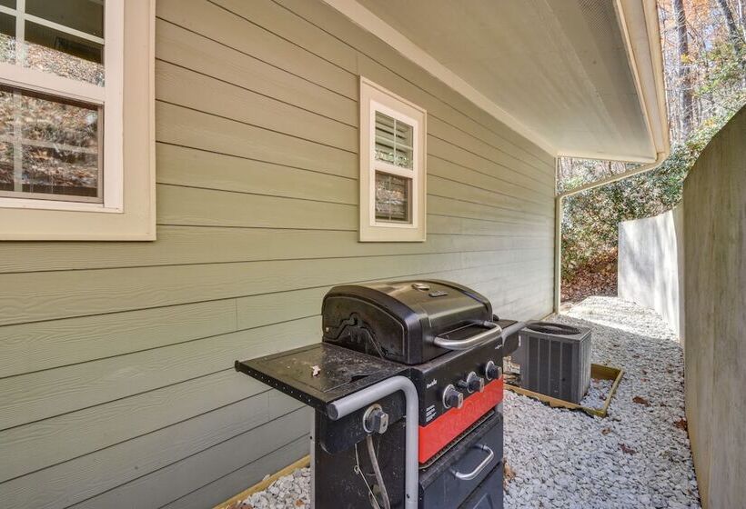 Stunning Rabun Gap Home W/ Deck & Mountain Views!