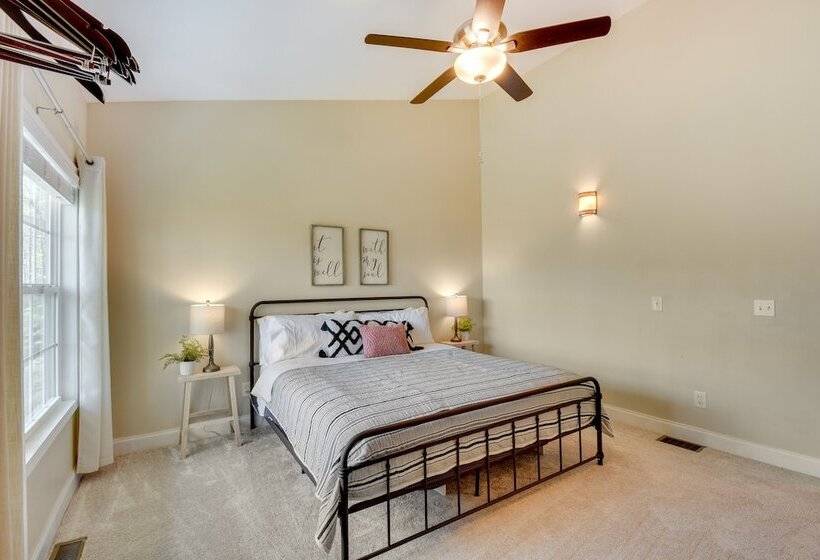 Stunning Rabun Gap Home W/ Deck & Mountain Views!