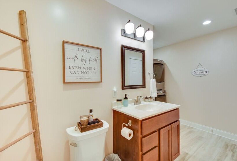 Stunning Rabun Gap Home W/ Deck & Mountain Views!