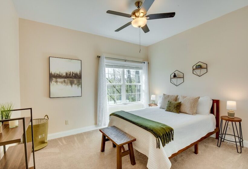 Stunning Rabun Gap Home W/ Deck & Mountain Views!