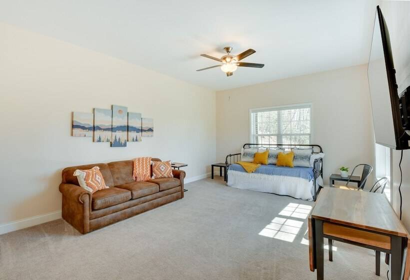 Stunning Rabun Gap Home W/ Deck & Mountain Views!