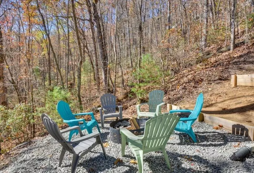Stunning Rabun Gap Home W/ Deck & Mountain Views!