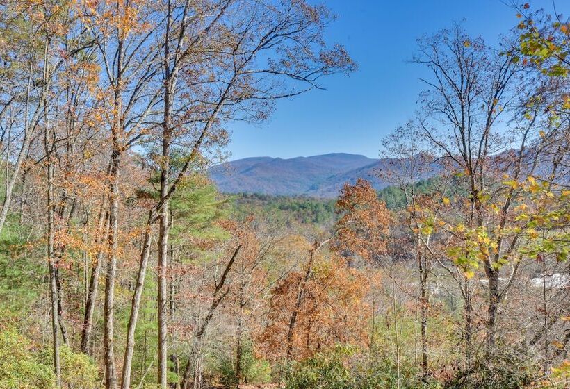 Stunning Rabun Gap Home W/ Deck & Mountain Views!