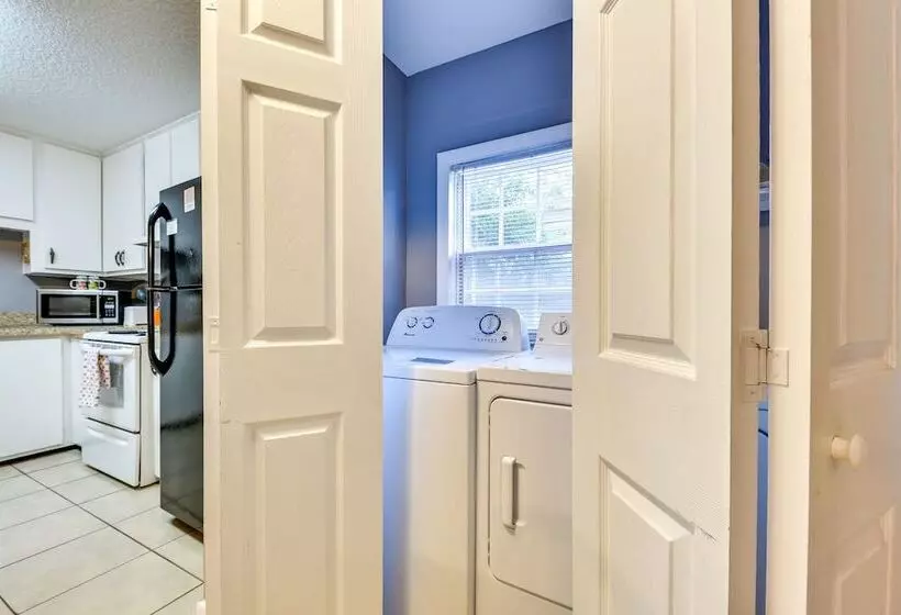 Stunning St Simons Island Home W/ Yard Near Beach!