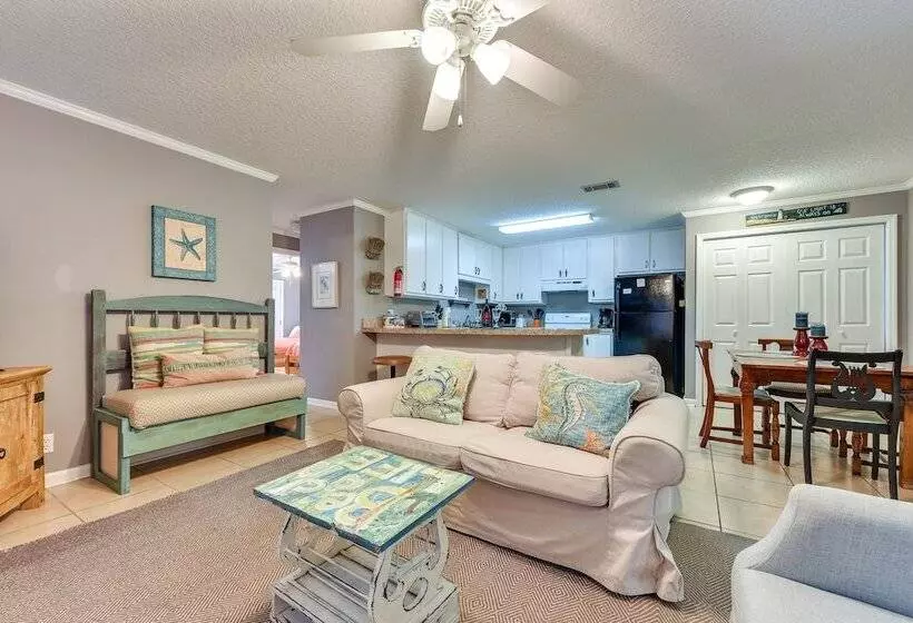 Stunning St Simons Island Home W/ Yard Near Beach!