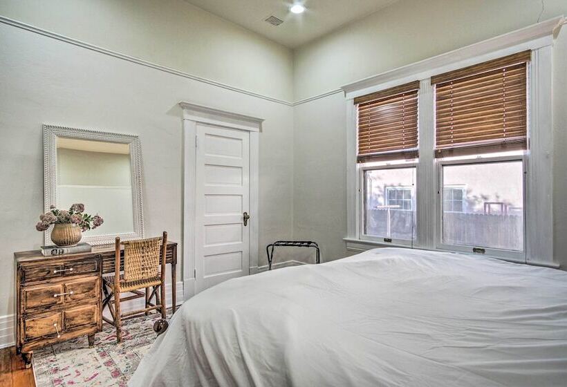 Stunning Tucson Retreat In Armory Park!