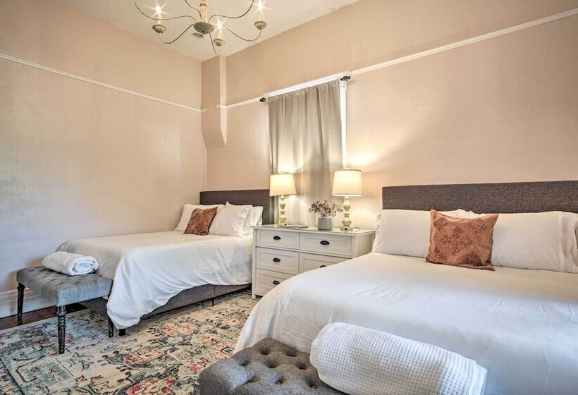 Stunning Tucson Retreat In Armory Park!