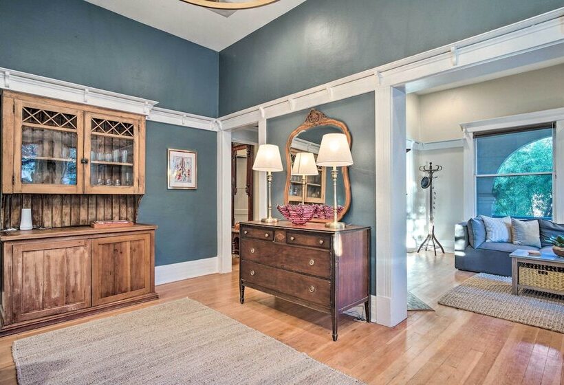 Stunning Tucson Retreat In Armory Park!