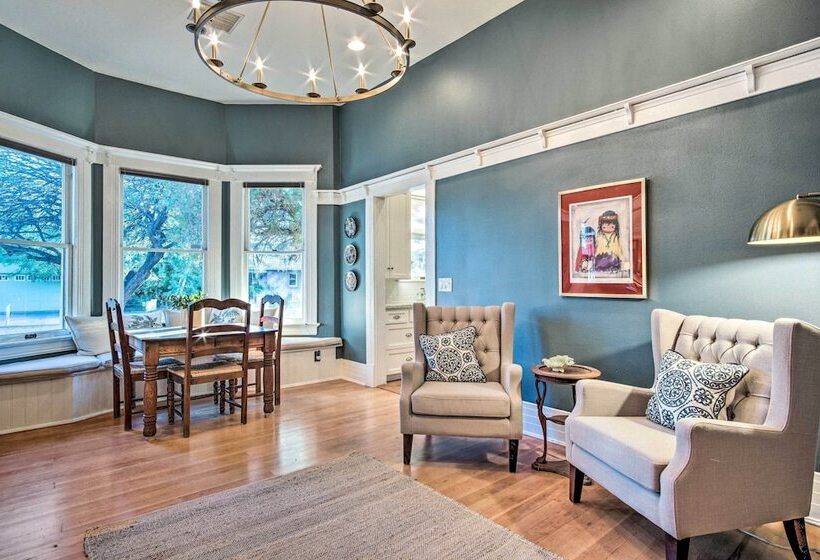 Stunning Tucson Retreat In Armory Park!