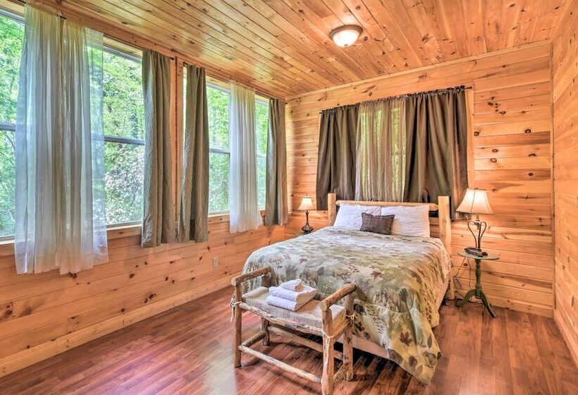 The Apple Dumpling Cabin: Pool Table, Grill