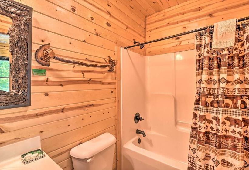 The Apple Dumpling Cabin: Pool Table, Grill