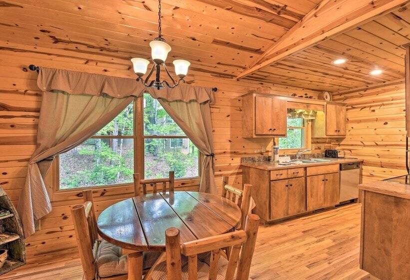 The Apple Dumpling Cabin: Pool Table, Grill