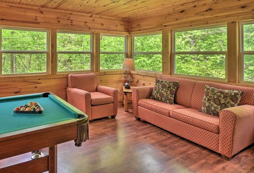 The Apple Dumpling Cabin: Pool Table, Grill