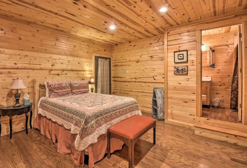 The Bear Paw At The Sautee Mountain Retreat