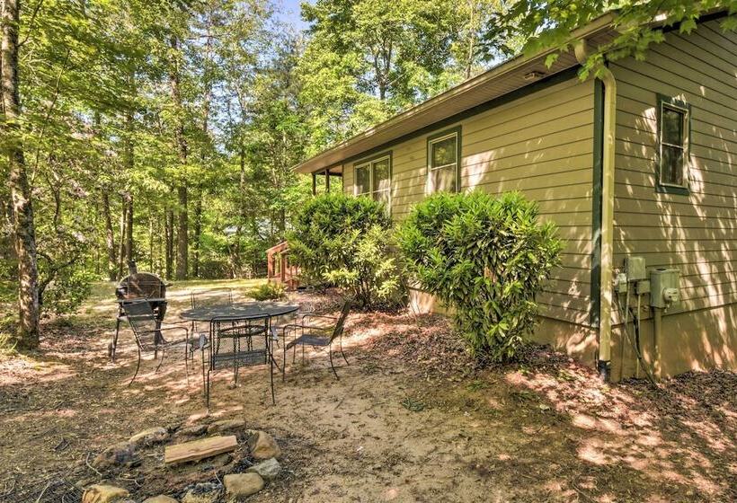 The Bear Paw At The Sautee Mountain Retreat