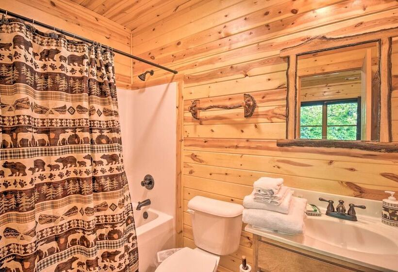 The Bear Paw At The Sautee Mountain Retreat