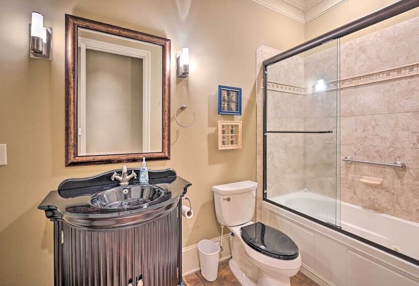 Upscale Family Home W/ Dock On Lake Hartwell!