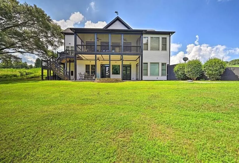 Upscale Family Home W/ Dock On Lake Hartwell!