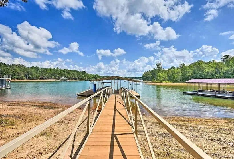 Upscale Family Home W/ Dock On Lake Hartwell!