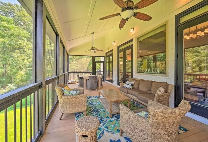 Upscale Family Home W/ Dock On Lake Hartwell!