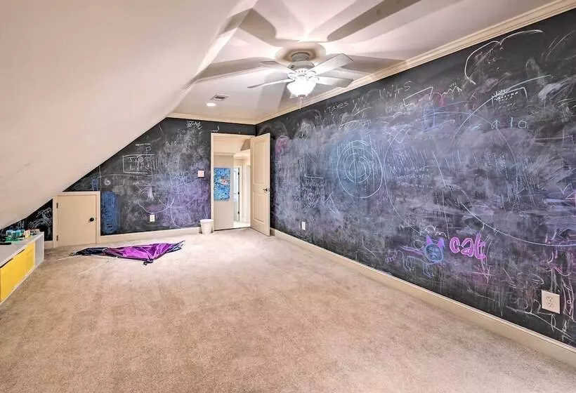 Upscale Family Home W/ Dock On Lake Hartwell!