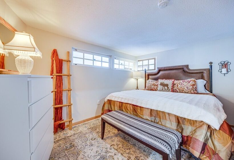 Vintage Larkspur Farmhouse W/ Yard & Gas Grill!