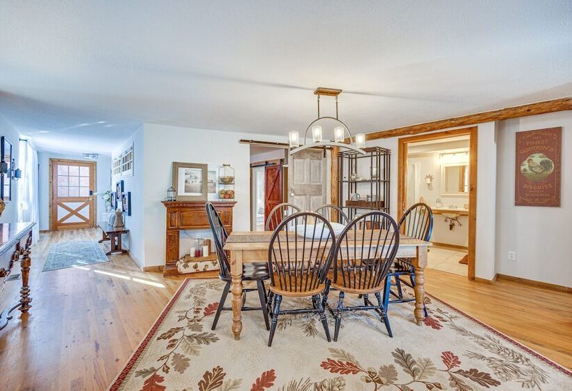 Vintage Larkspur Farmhouse W/ Yard & Gas Grill!