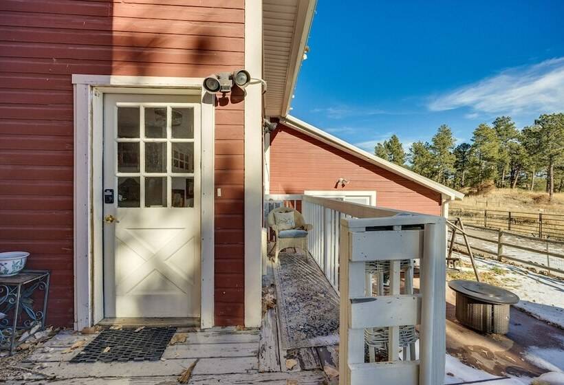 Vintage Larkspur Farmhouse W/ Yard & Gas Grill!