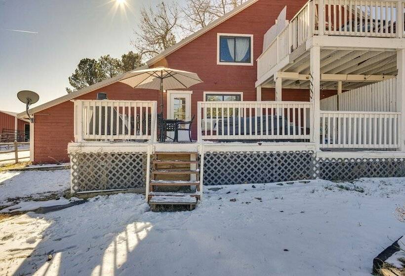 Vintage Larkspur Farmhouse W/ Yard & Gas Grill!