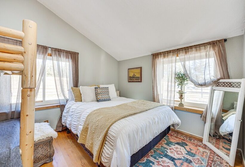 Vintage Larkspur Farmhouse W/ Yard & Gas Grill!