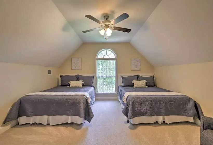 Waterfront Eatonton Escape W/ Private Hot Tub!