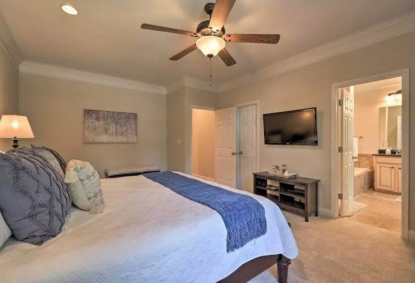 Waterfront Eatonton Escape W/ Private Hot Tub!