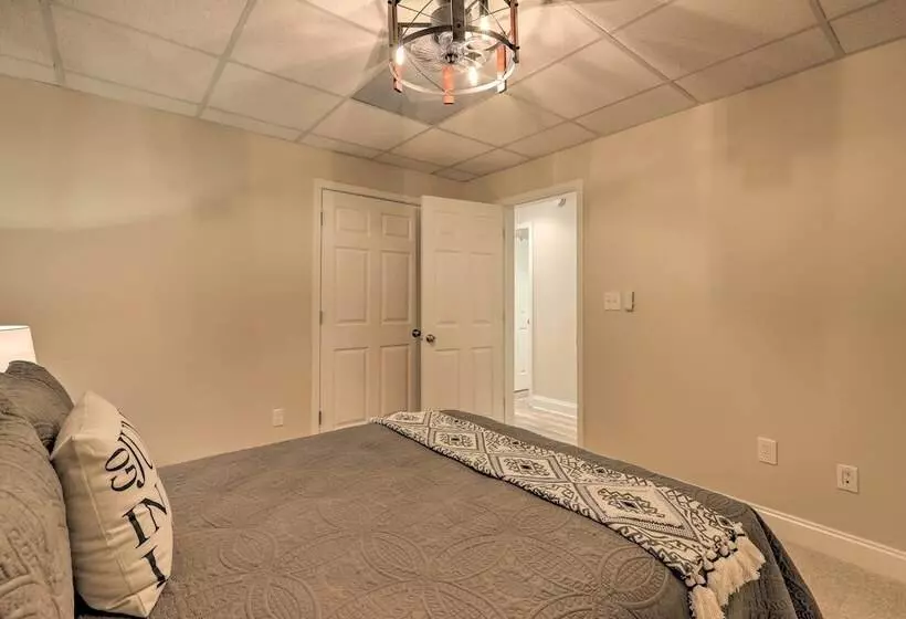 Waterfront Eatonton Escape W/ Private Hot Tub!