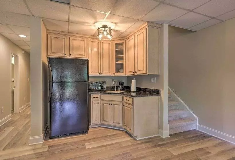 Waterfront Eatonton Escape W/ Private Hot Tub!