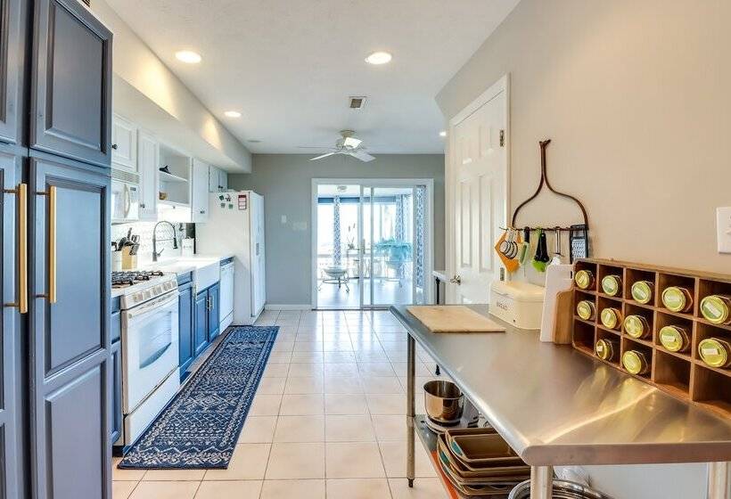 Beachy Maryland A Frame: Steps To Chesapeake Bay!