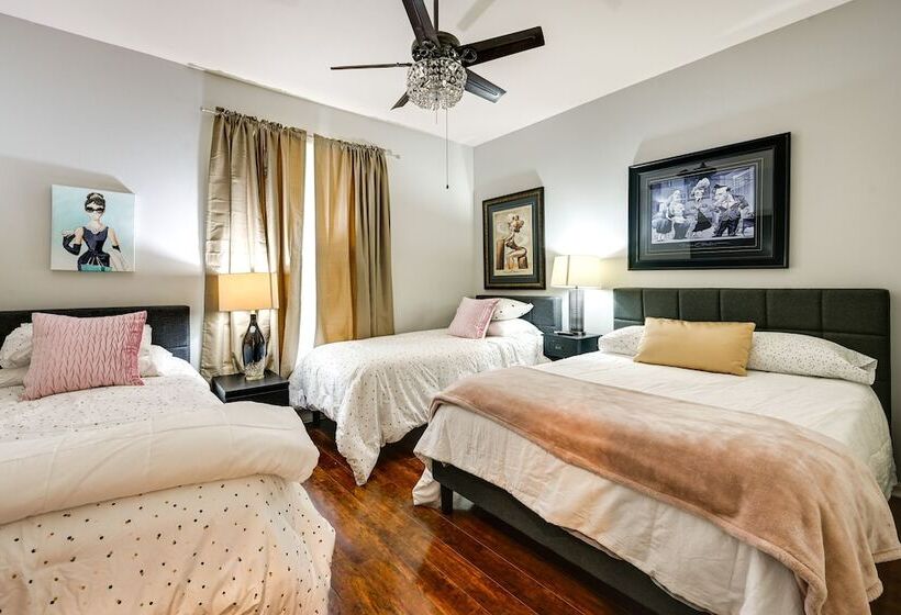 Canal Front Marco Island Home W/ Boat Dock + Pool!