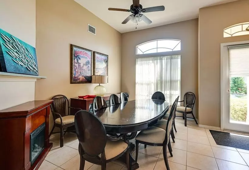 Canal Front Marco Island Home W/ Boat Dock + Pool!