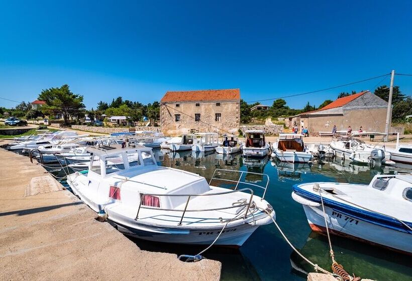 Room In Cabin   Caravan Near The Sea 2