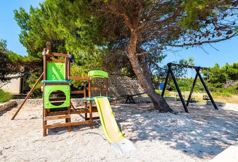 Room In Cabin   Caravan Near The Sea 2