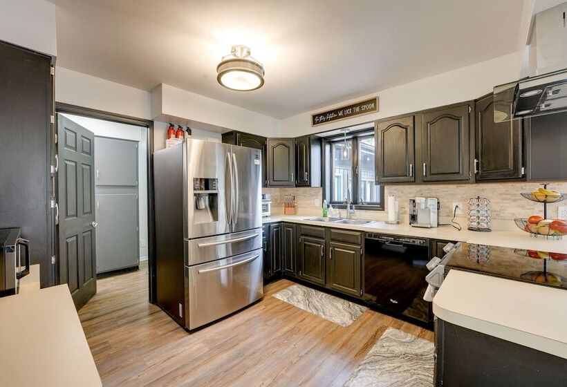 Cassopolis Vacation Home Walk To Diamond Lake!