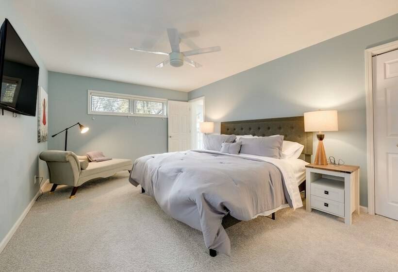 Cassopolis Vacation Home Walk To Diamond Lake!