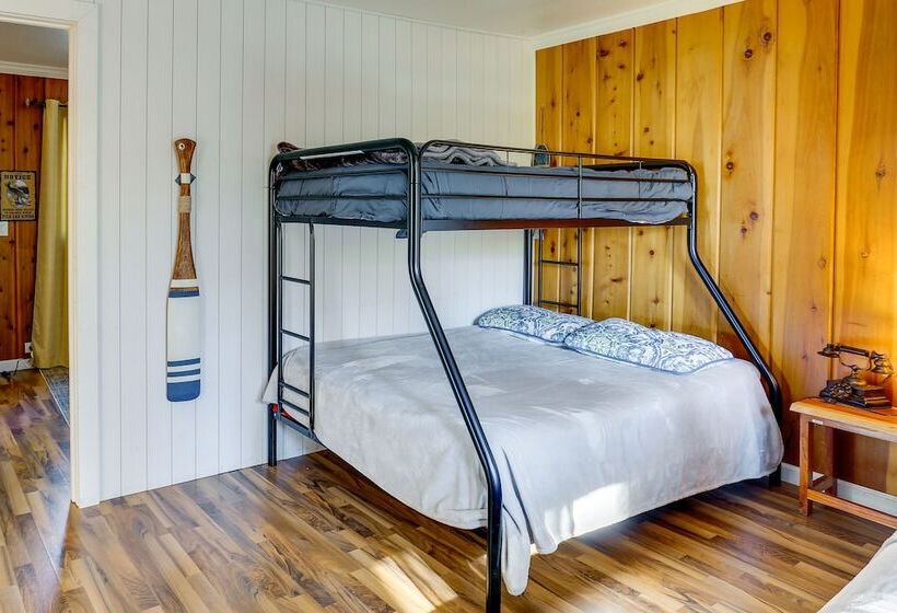 Charming Home W/ Private Dock On Lake Almanor!