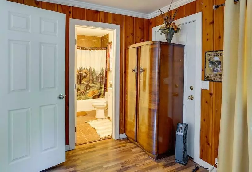 Charming Home W/ Private Dock On Lake Almanor!