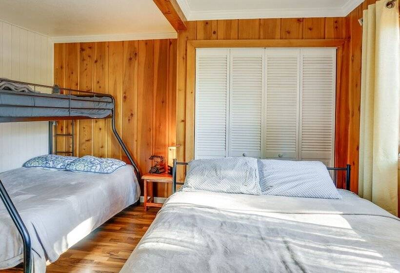 Charming Home W/ Private Dock On Lake Almanor!