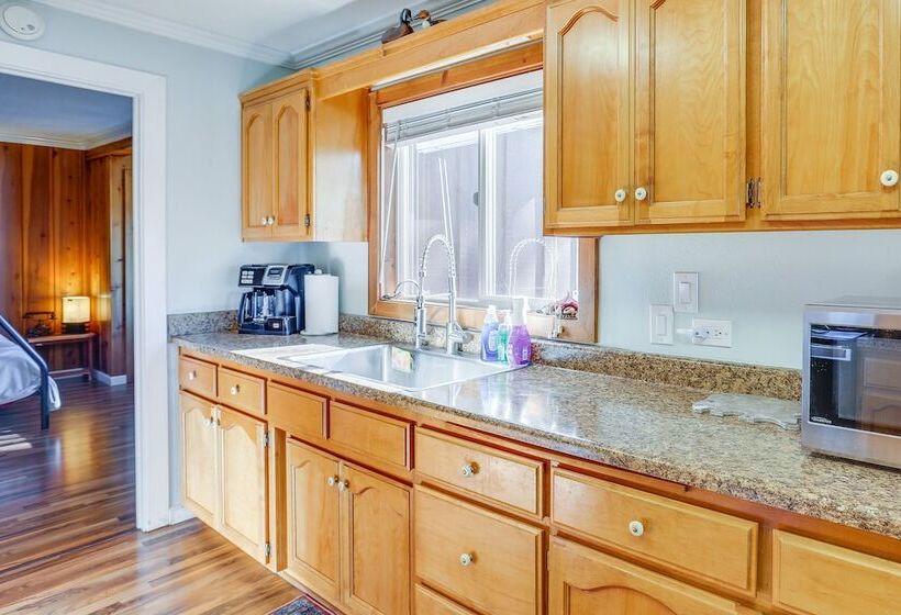 Charming Home W/ Private Dock On Lake Almanor!