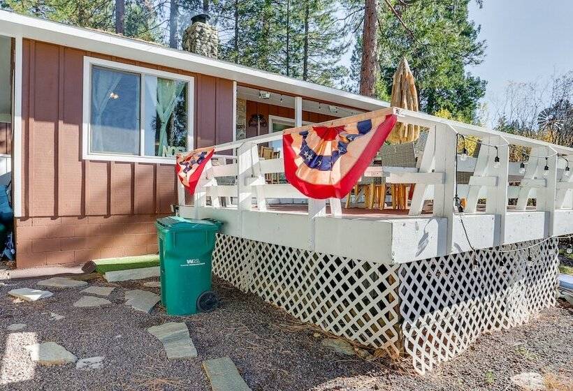 Charming Home W/ Private Dock On Lake Almanor!