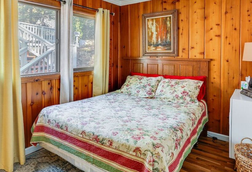 Charming Home W/ Private Dock On Lake Almanor!