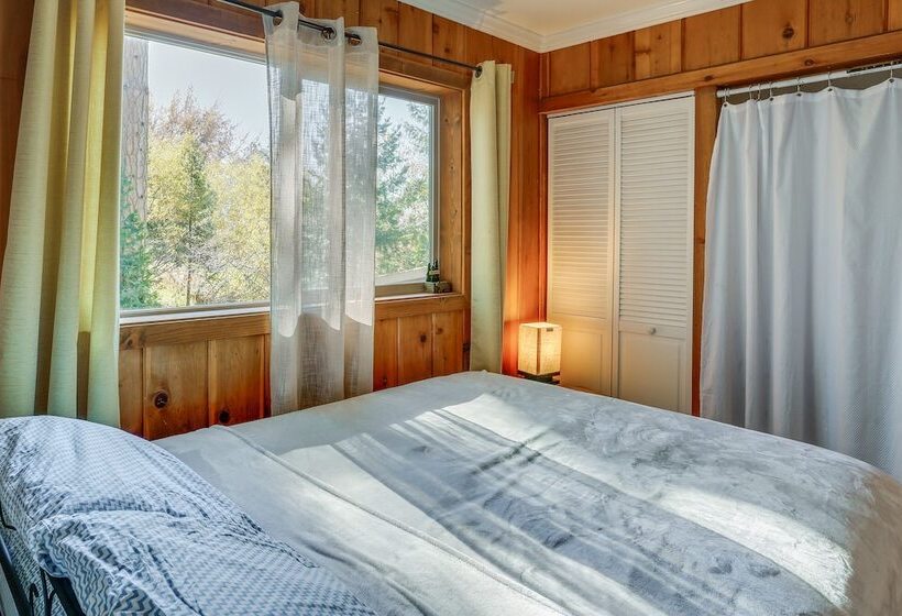 Charming Home W/ Private Dock On Lake Almanor!